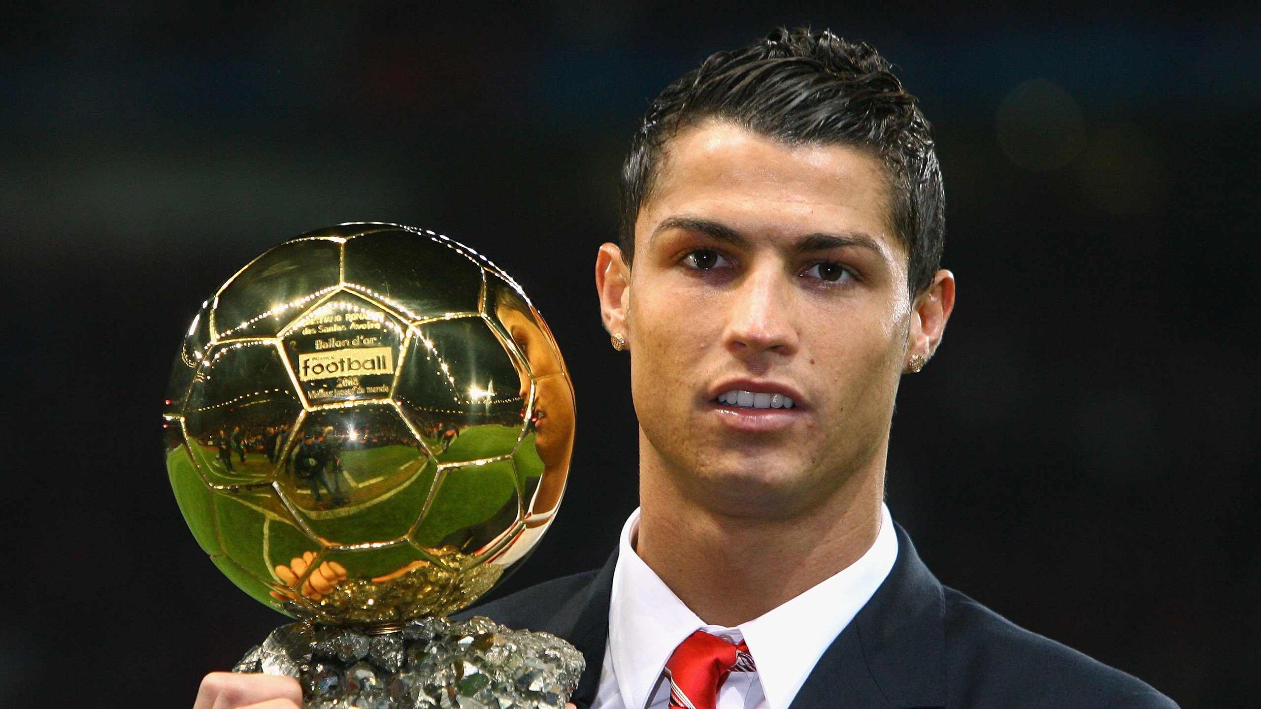 赛道上的暗夜猎手，乔治在F1街道赛之夜的持续杀伤