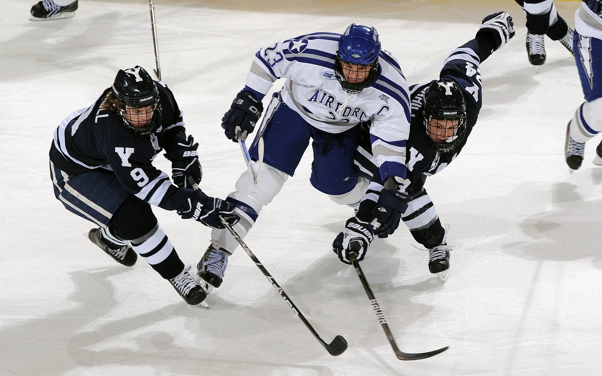 年度焦点之战之夜,若日尼奥末节接管比赛