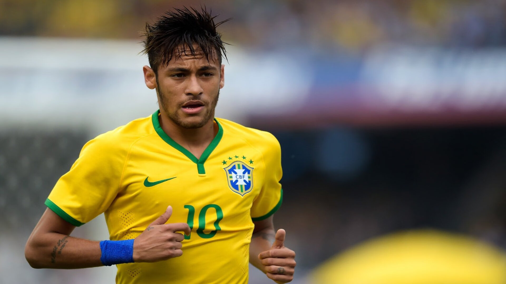 哥伦比亚风暴席卷银石，F1年度争冠焦点战，新王加冕改写英格兰赛道历史